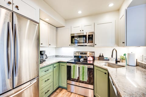 Fraser Condo w/ Ski Shuttle & Resort Amenities! Apartment in Fraser