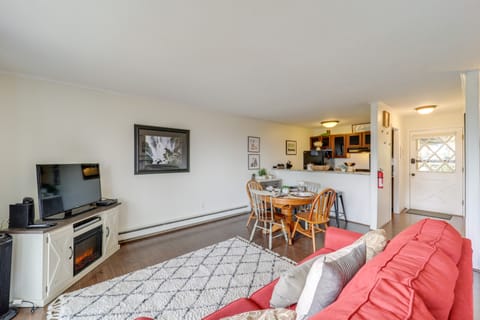 Beech Mtn Studio < 1 Mi to Skiing: Bring Your Pet! Apartment in Beech Mountain