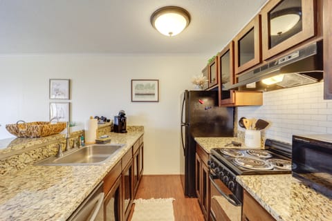 Beech Mtn Studio < 1 Mi to Skiing: Bring Your Pet! Apartment in Beech Mountain