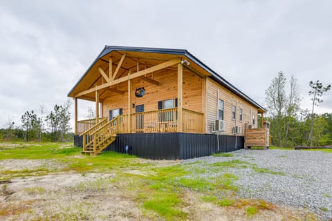 Abbeville Cabin on 450 Acres: Near Lake Eufaula! House in Alabama