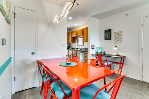 Strip View! Retreat 4 Mi to Silver Dollar City Apartment in Branson