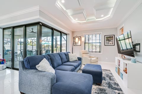 8 Mi to Dtwn: Canalfront Home in Cape Coral! House in Cape Coral