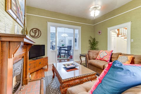 Walk to Downtown: Historic Home in Mobile House in Mobile