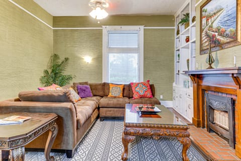 Walk to Downtown: Historic Home in Mobile House in Mobile