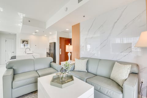 Elegant Destin Condo w/ Ocean Views: Walk to Beach Apartment in Miramar Beach