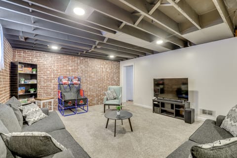 Family-Friendly Lincoln Home w/ Sandbox & Grill! House in Lincoln