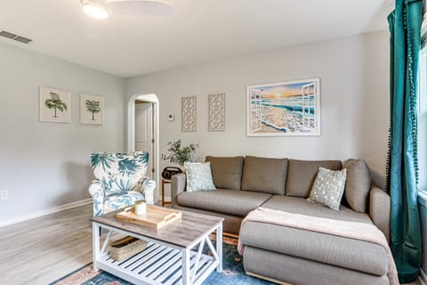 Idyllic Sarasota Home w/ Yard: 2 Mi to Beach! House in Sarasota