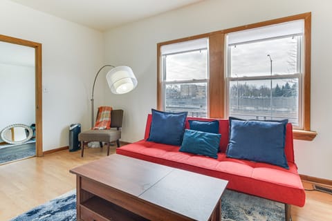 Pet Friendly: 8 Mi to Chicago - Fenced Backyard! House in Oak Park