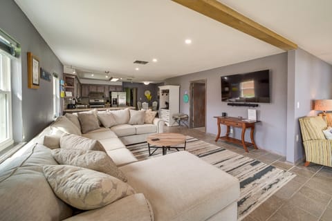 Lakefront Eufaula Cabin w/ Fire Pit & Private Dock House in Longtown