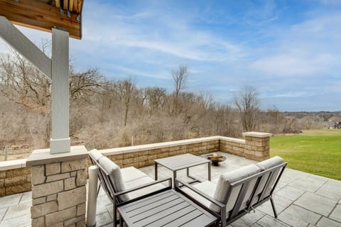 Cozy Waukesha Vacation Rental Near Nature Center! Apartment in Waukesha