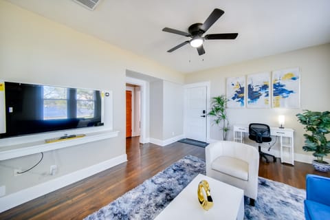 Modern Portsmouth Apartment: Walk to Norfolk Ferry Apartment in Portsmouth