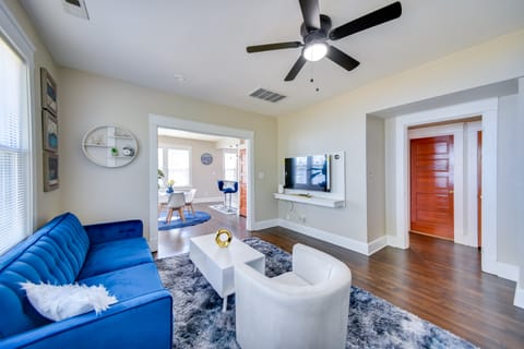 Modern Portsmouth Apartment: Walk to Norfolk Ferry Apartment in Portsmouth