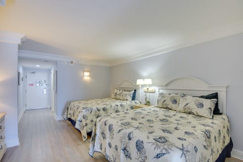 Daytona Beach Studio Condo w/ Ocean Views! Apartment in Holly Hill