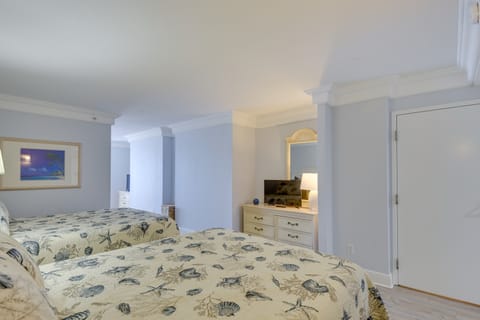 Daytona Beach Studio Condo w/ Ocean Views! Apartment in Holly Hill