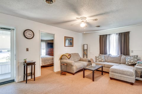 Harrisburg Home w/ Private Yard + Screened Porch! House in Kentucky