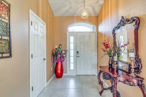 1 Mi to Rainbow Springs State Park: Home w/ Lanai! House in Florida