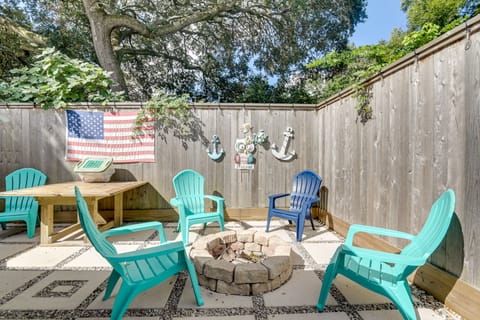 3 Mi to Boardwalk: Bacliff Apartment w/ Hot Tub Apartment in Bacliff