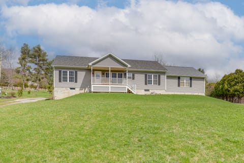 Views of Canandaigua Lake: Middlesex Retreat! House in Canandaigua Lake