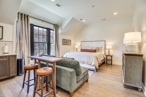 Lovely Savannah Studio: 1 Mi to Historic District! Apartment in Savannah