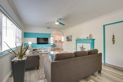 2 Mi to Hollywood Beach: Pet-Friendly Cottage Cottage in Hollywood