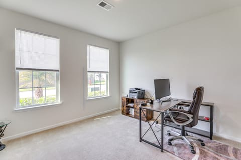 Pet-Friendly Ladson Home: 23 Mi to Charleston! House in Goose Creek