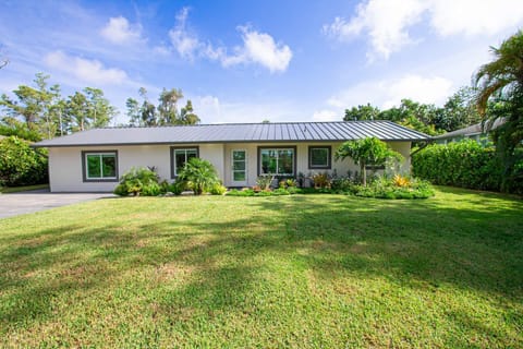 Naples Escape w/ Furnished Patio & Private Pool! House in East Naples