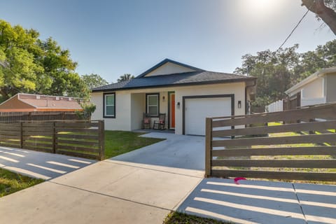 Charming Tampa Home < 3 Mi to Busch Gardens! House in Tampa