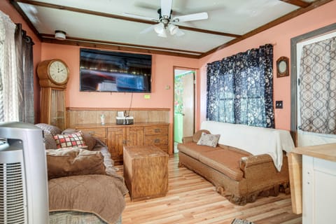 Andover Home Near State Park w/ Patio & Yard! House in Lake Erie