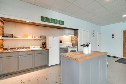 ATV Adventures Await: Tennessee Riverside Retreat Apartment in Tennessee