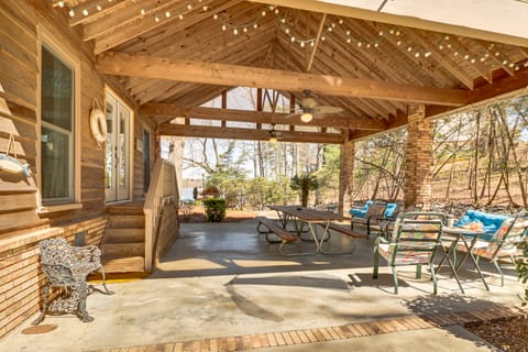 Lakefront Leesburg Home w/ Private Dock & Ramp! House in Weiss Lake