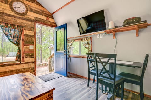 Inviting Des Arc Cabin w/ Fire Pit + Deck! House in Ozark Mountains