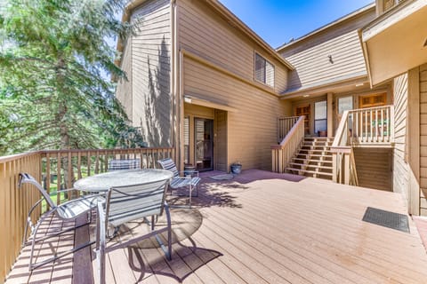 Nature-Filled Ruidoso Condo: 3 Mi to Alto Lake Apartment in Ruidoso