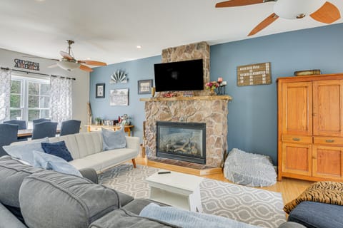 6 Mi to Mt Snow: Nature-View Home w/ Fire Pit! House in Dover