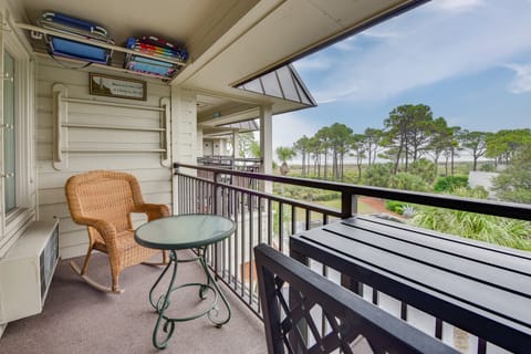 Pool Access! Oceanfront Hilton Head Island Condo Apartment in South Forest Beach