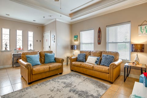 South Padre Island Condo - Walk to the Beach! Apartment in South Padre Island