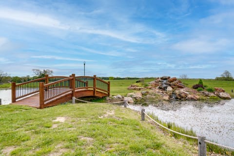 Spacious Owensville Getaway w/ Winery On-Site! House in Ozark Mountains