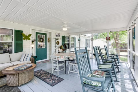 Lake Marion Home: Kayaks, Dock, Waterfront Fun! House in Lake Marion