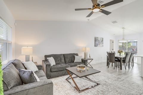 Screened Patio & Private Pool: Roomy Largo Home House in Largo