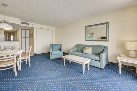 Walk to Beach: North Myrtle Beach Resort Apt! Apartment in Atlantic Beach