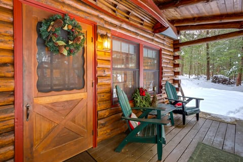 Lake & Beach Access at Lake Luzerne Cabin! House in Saratoga