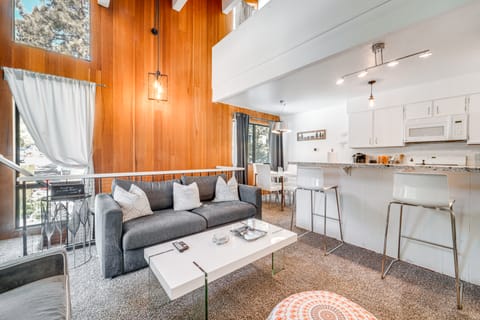 1 Mi to Lake Tahoe: Condo w/ Pool Access Apartment in Tahoe Vista