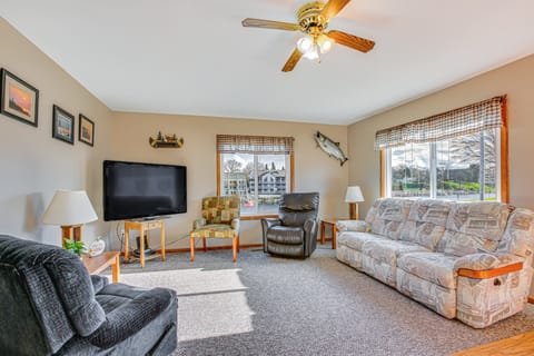 Michigan Manistee River Cabin ~ 1 Mi to Downtown House in Manistee