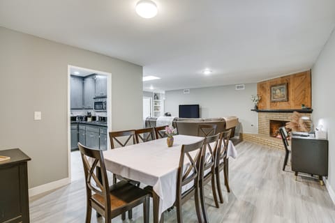 Fireplace, Hot Tub, Patio & BBQ: San Diego Home House in Spring Valley