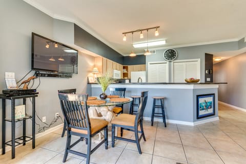 Destin Ground-Level Condo w/ Private Beach Access Apartment in Destin