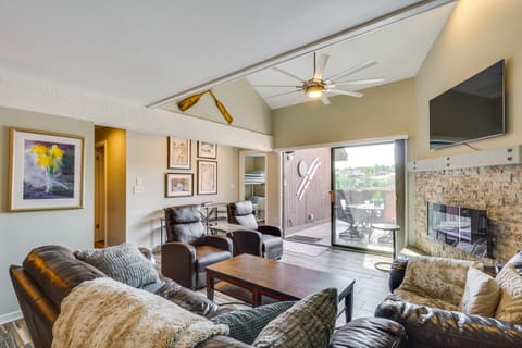 Boat Slip & Pools: Waterfront Osage Beach Condo! Apartment in Lake of the Ozarks