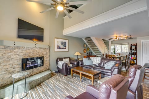 Boat Slip & Pools: Waterfront Osage Beach Condo! Apartment in Lake of the Ozarks