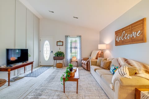 Roanoke Mountain Home: 4 Mi to Blue Ridge Parkway! House in Roanoke