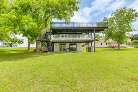 Granbury Home w/ Lake Views ~ 6 Mi to Boat Launch! House in Texas