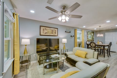 Athens Home w/ Deck - Near Sanford Stadium! House in Athens