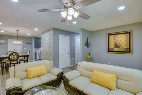 Athens Home w/ Deck - Near Sanford Stadium! House in Athens